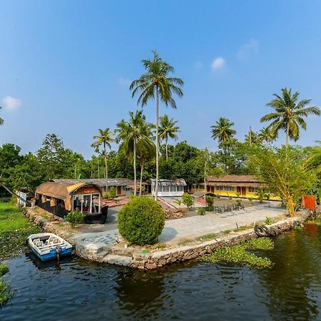 Oyo 5237 Island Lake Resort Alappuzha Exterior photo