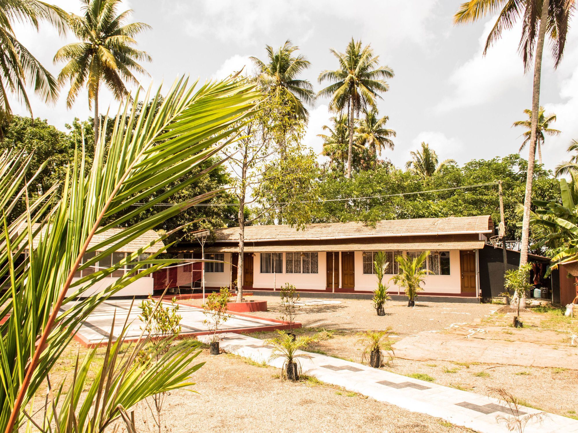 Oyo 5237 Island Lake Resort Alappuzha Exterior photo